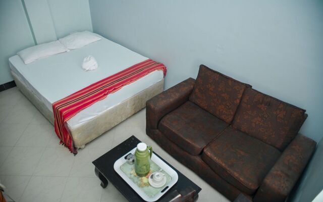 Royal Crown Kbg Hotel