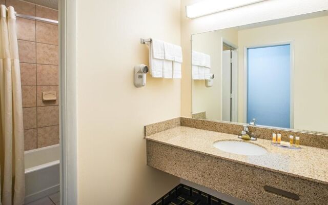 Days Inn Roanoke Near I-81