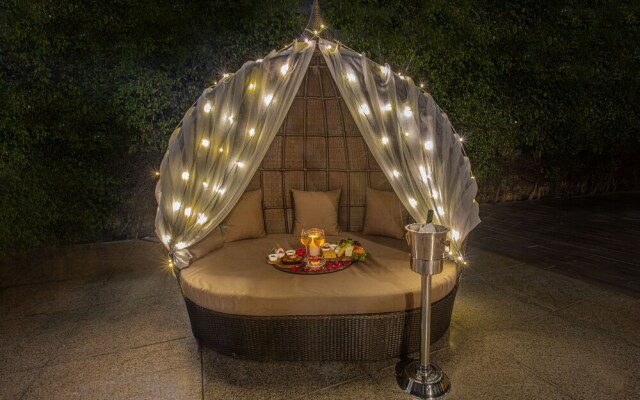 The Gaurs Sarovar Premiere