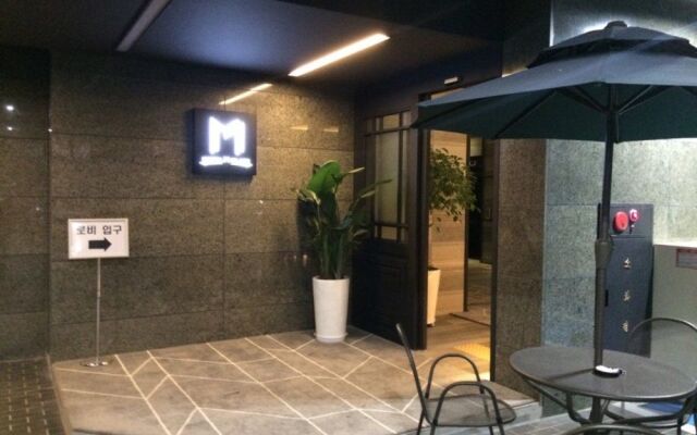 Hotel M Place