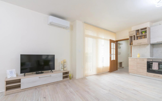 Domus Apartments Grand