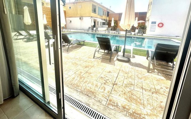 Sun Plaza Suites - Adults Only