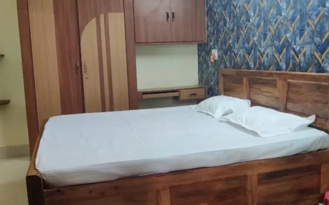 Goroomgo Senorita inn Puri