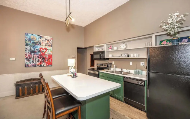 Historic Gem Russell Suite 2