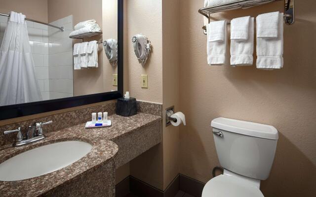 Best Western Plus Kalamazoo Suites