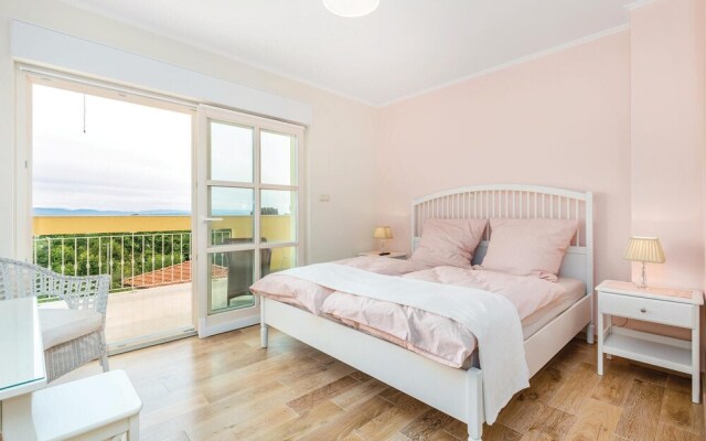 Beautiful Home in Lovran With Sauna, Wifi and 6 Bedrooms
