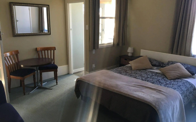 Manor Motel
