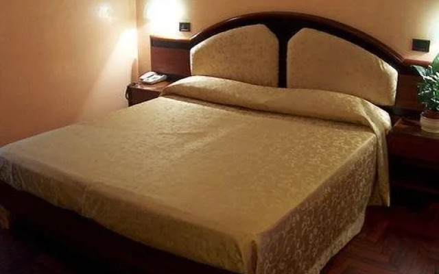Hotel Cesari