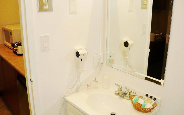 Canadas Best Value Inn & Suites Kamloops