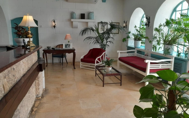 Cornucopia Hotel