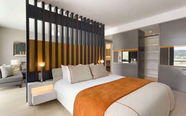 Ramada Hotel & Suites by Wyndham Izmir Kemalpasa