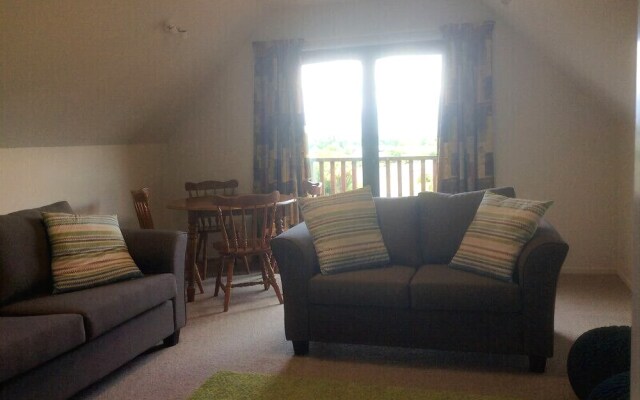 26 Caverhill Close