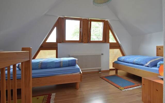Countryside Apartment With Garden