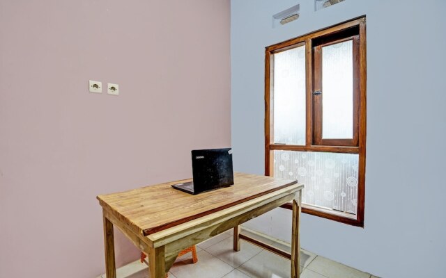 Hotel O Sobat Ijen HomestayNearSungai Prengsengan