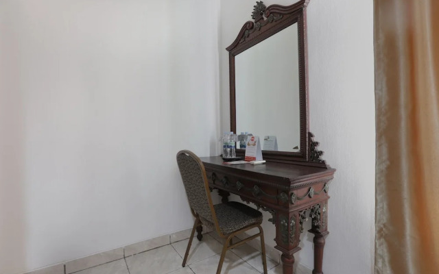 OYO 188 Nely Murni Residence