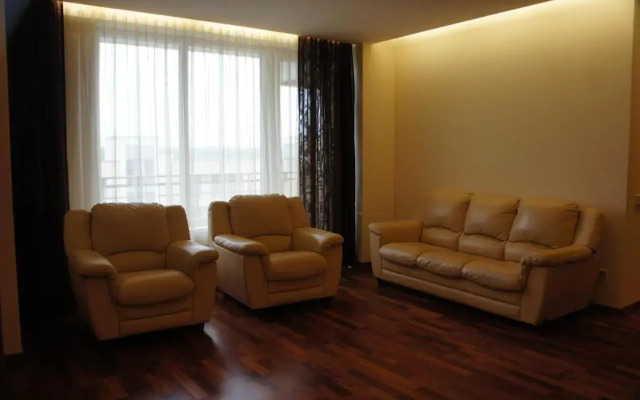 Lyra Apartments