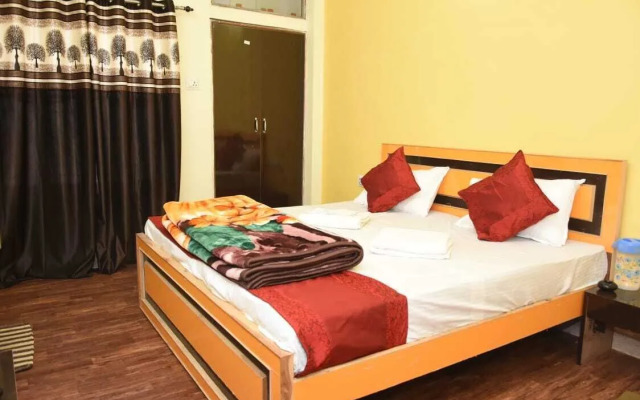 Goroomgo Hotel Paradise Varanasi