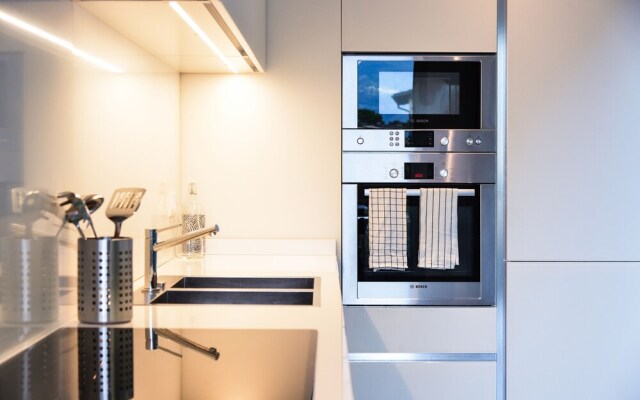 One & Only Lake View Penthouse No01
