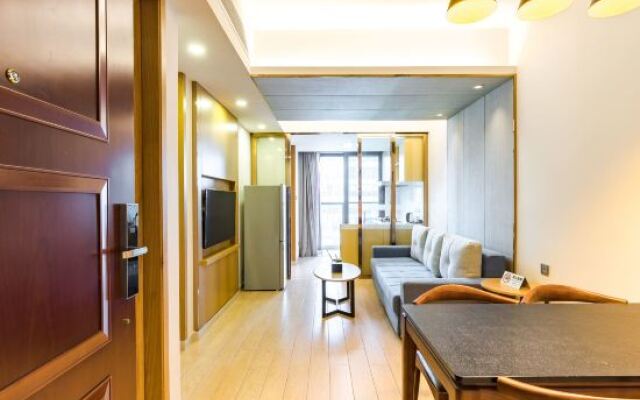 D House International Service Apartment