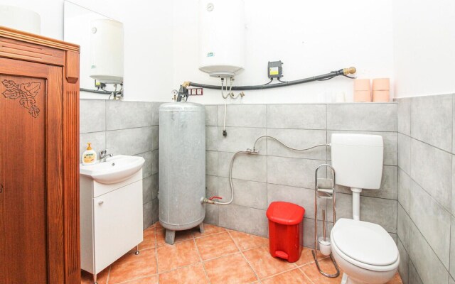 Awesome Home in Adamovec With 2 Bedrooms, Sauna and Wifi