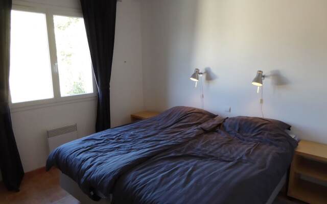 Cozy Villa in Caunes-Minervois with Swimming Pool