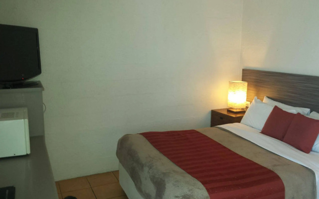 Mid City Motor Inn
