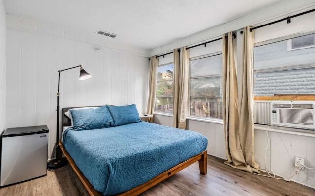 Satoshi Hideout Living