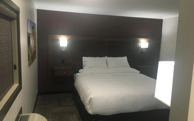 Homestead Inn & Suites