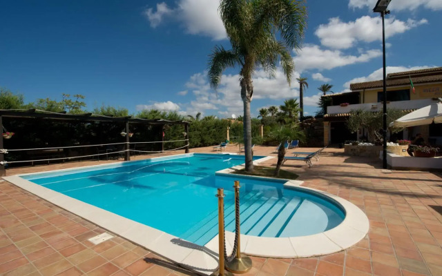 Villa Carlo Resort