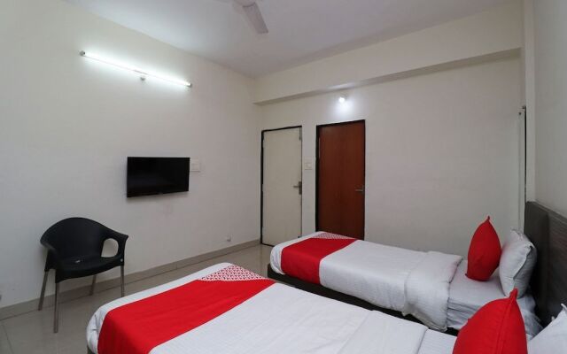 Oyo 6448 Hotel Smriti Grand