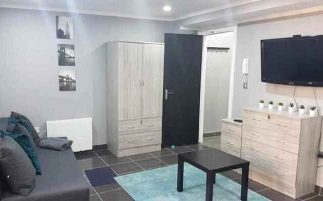 Studio, up to 4 PEOPLE, City Center location