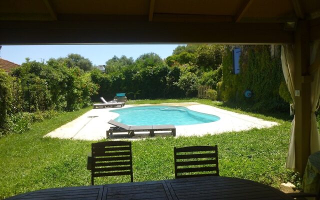 Rental F4 in villa with pool in Juan les Pins