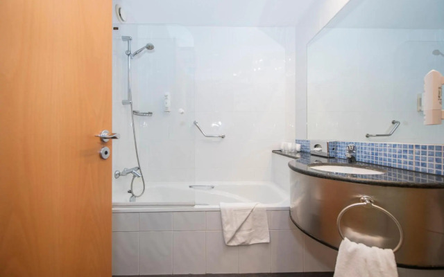 Holiday Inn Express Barcelona - Molins de Rei by IHG