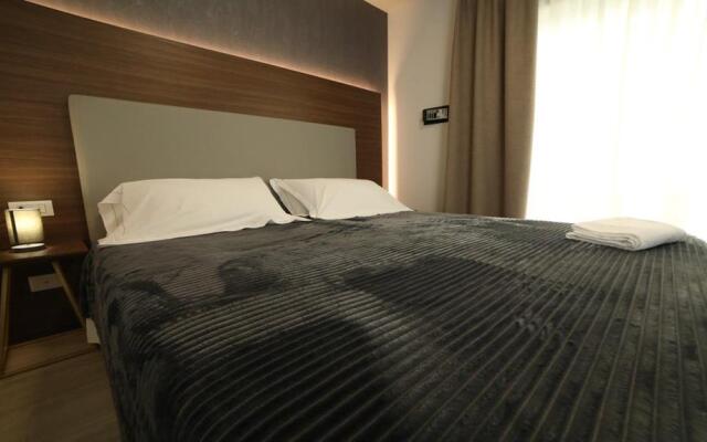 8 Room Hotel