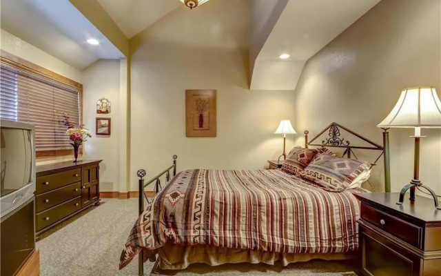 Racquet Club #125 2 Bedroom Condo