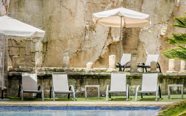 Exe Cunit Suites & Spa