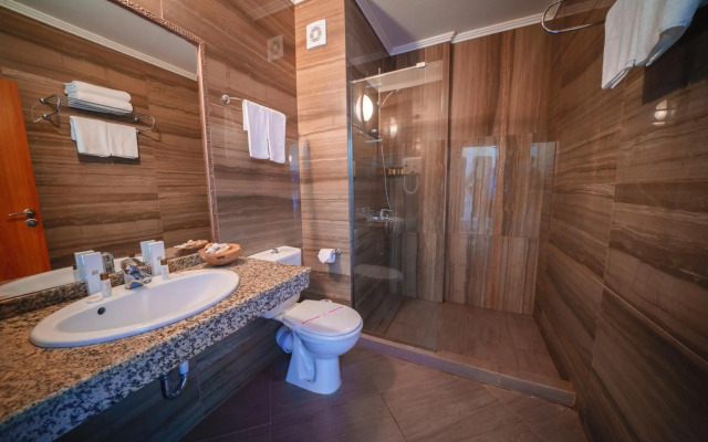 Perla Beach Hotel III