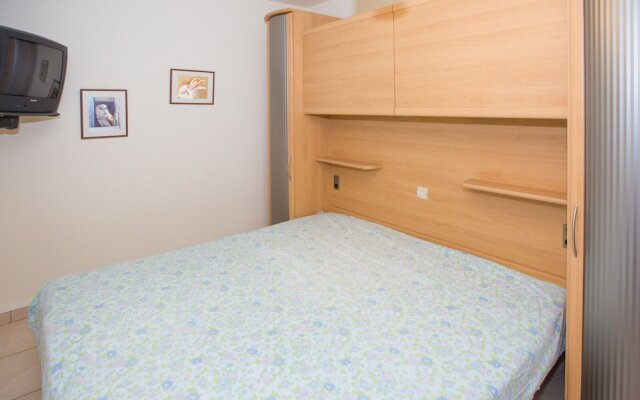 Apartment Near Zeedijk With Sea View