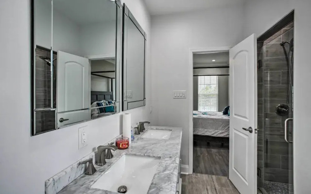 6 Mi to French Quarter: Modern New Orleans Gem