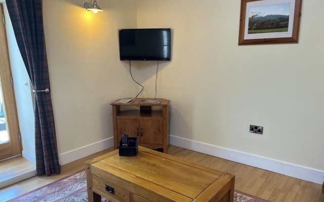 Dee Valley Country Escape - Sleeps 4 & Hot Tub