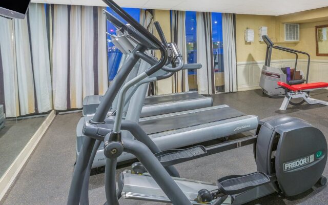 Wyndham Garden Hotel Newark Airport