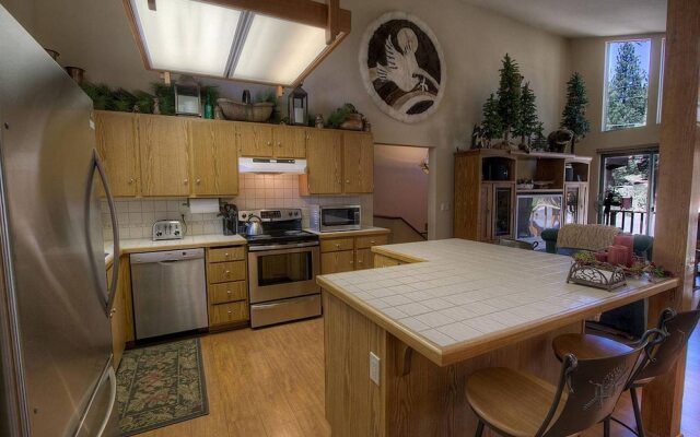 Merry Beary by Lake Tahoe Accommodations