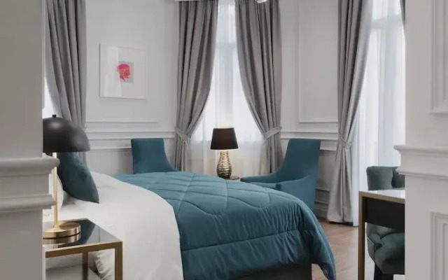Praxitelous Luxury Suites