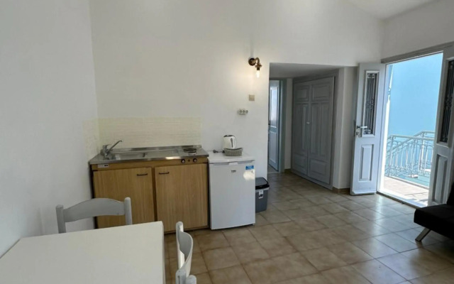 Niriides Hotel & Apartments