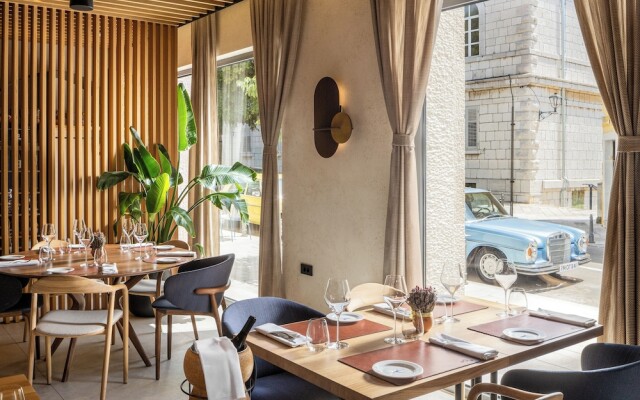 Emotheo Heritage Hotel