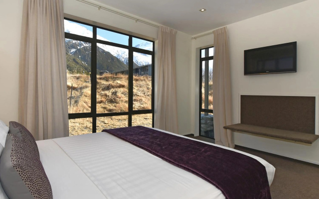 Aoraki Court Motel – Guest Rooms – Mount Cook