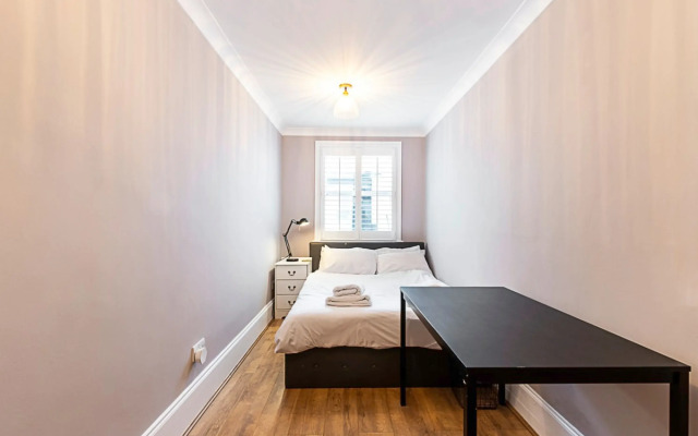 Cosy and Modern Battersea Home