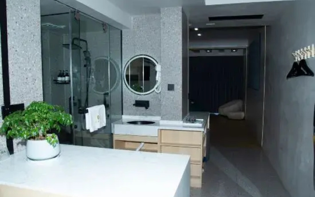Shuangqi Bieyuan Homestay (Panzhou Gymnasium)