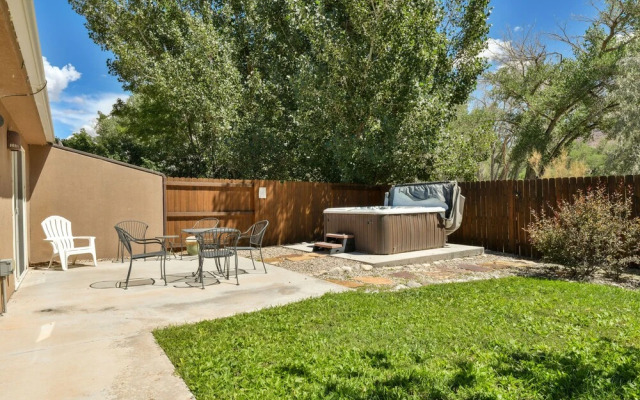 Cottonwoods 443
