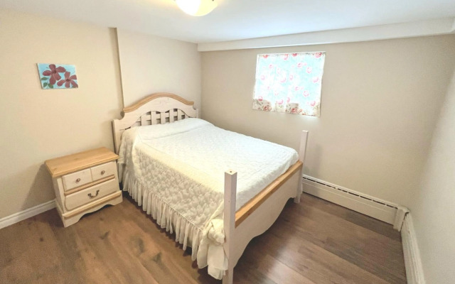 Cozy spacious Apt In Laval, Greater Montreal